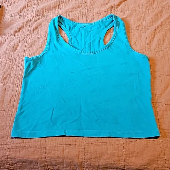 3 crop tops - Picture 10 of 11